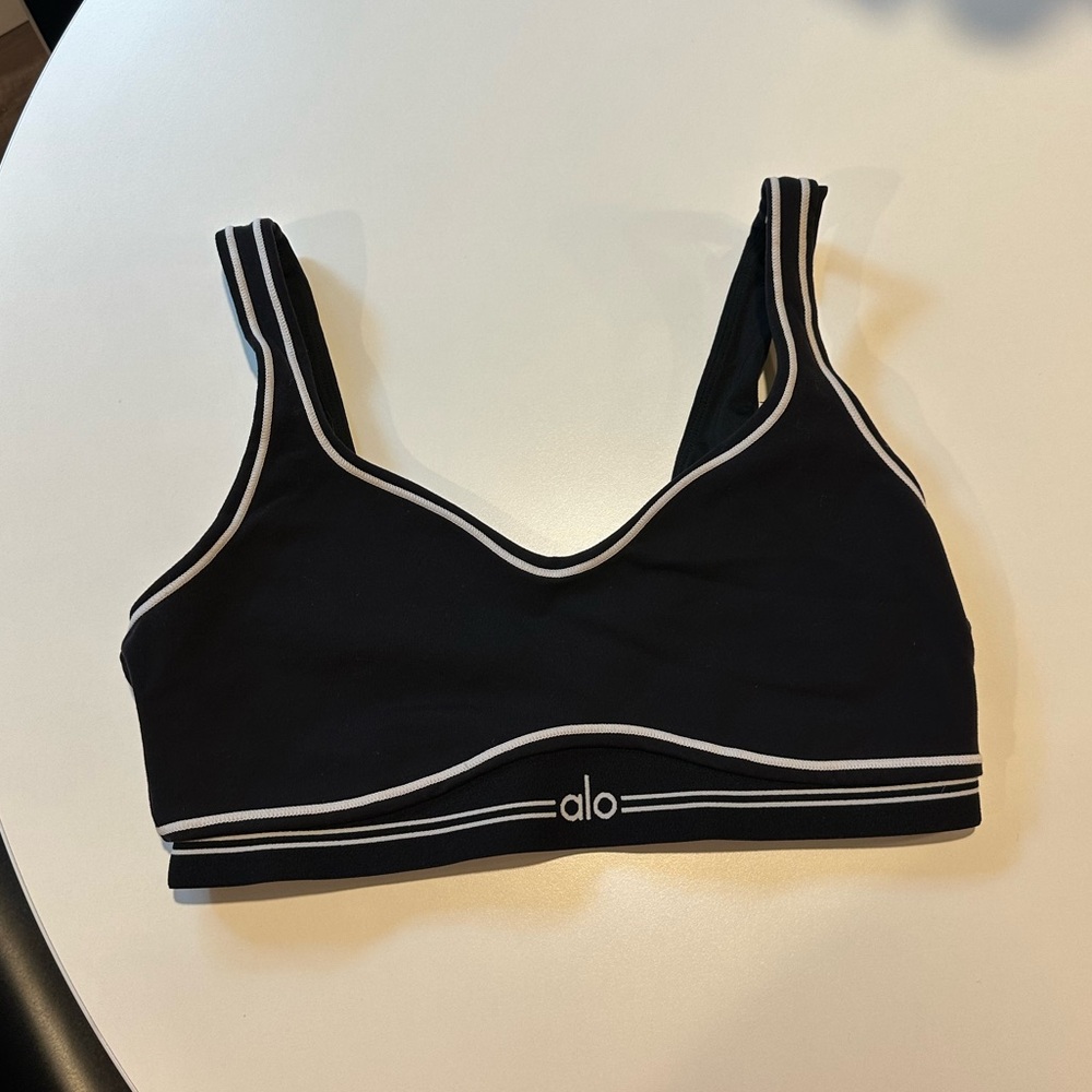 ALO Yoga Black and White Sports Bra Size Medium